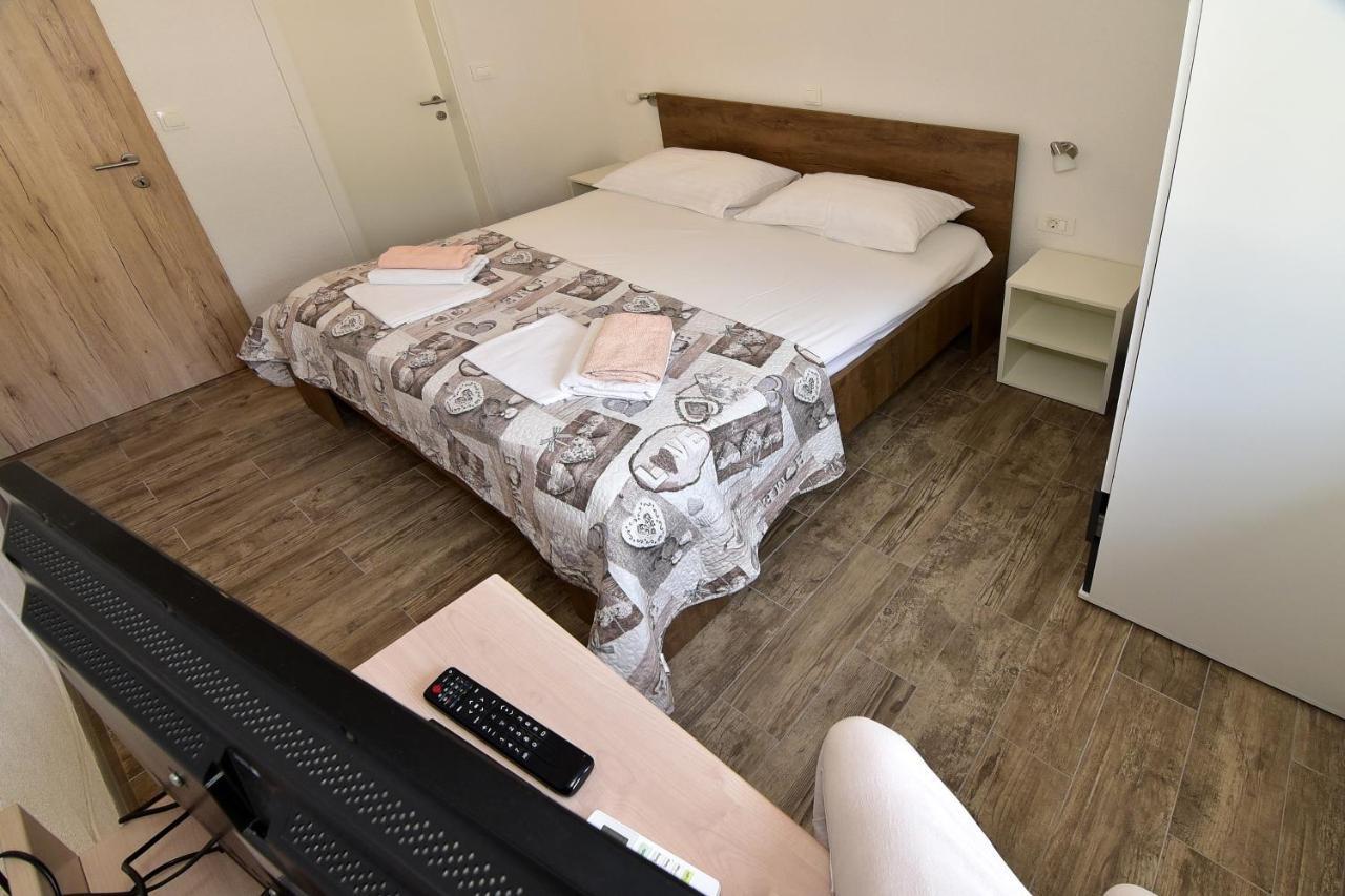 Apartments Dobrinic Makarska Exterior photo