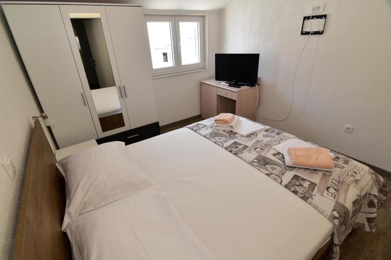 Apartments Dobrinic Makarska Exterior photo